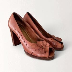Vintage Seychelles Cognac Brown Leather Peep Toe Heels Boho 8.5 Flower Floral